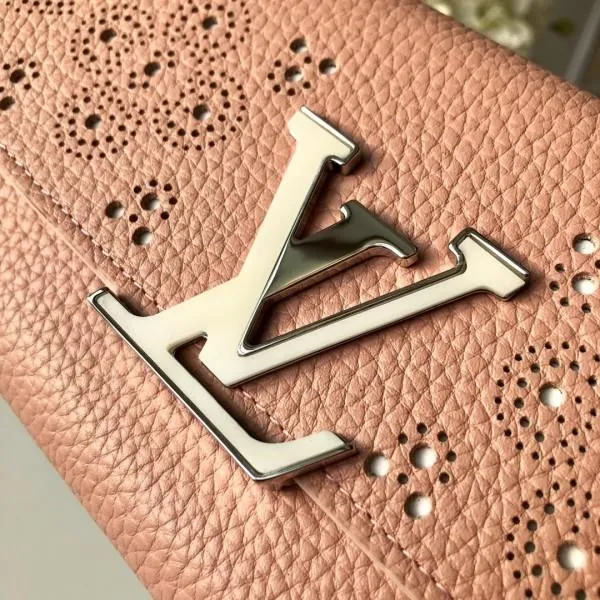 Capucines Wallet M62556 Pink