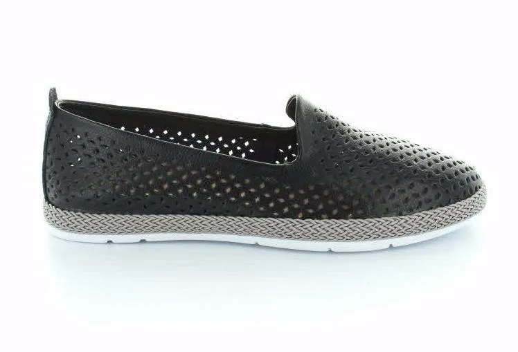 CC Resorts Remi Black Ladies Flat leather Casual