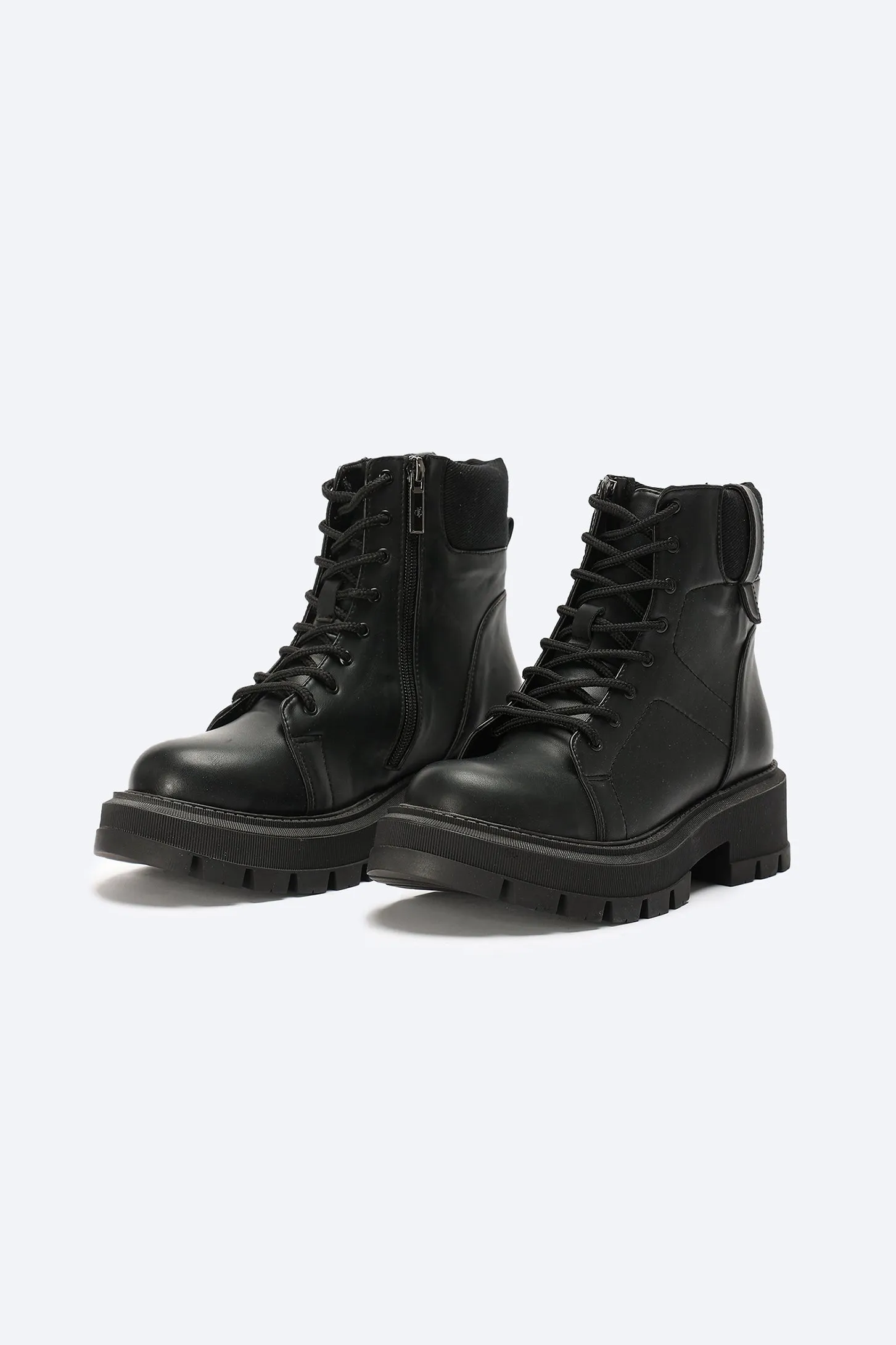 EASE ANKLE BOOTS - BLACK