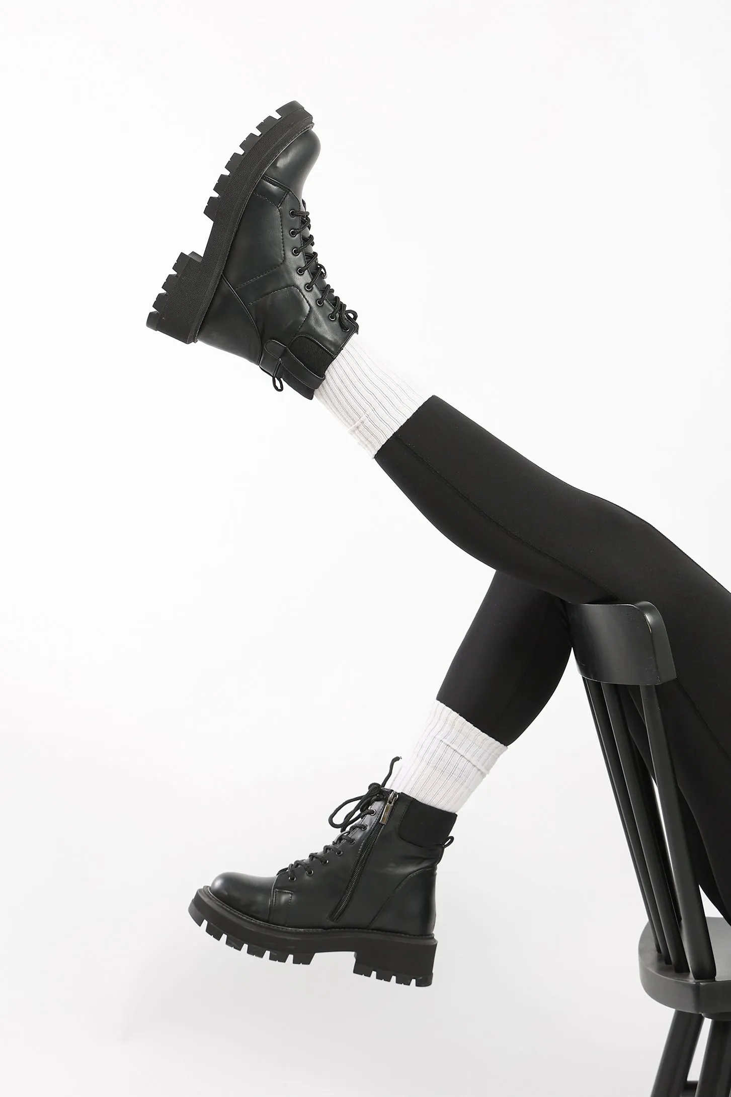 EASE ANKLE BOOTS - BLACK