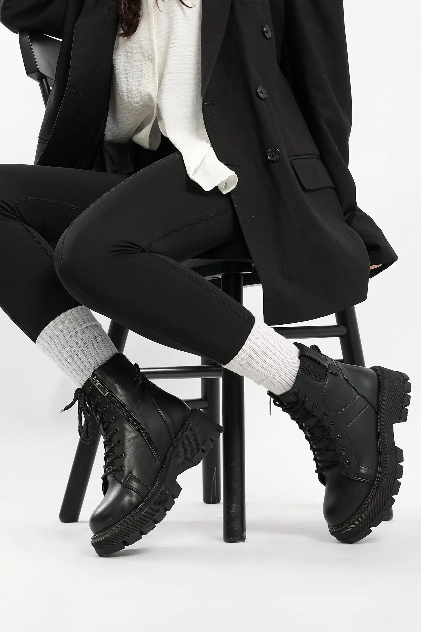 EASE ANKLE BOOTS - BLACK