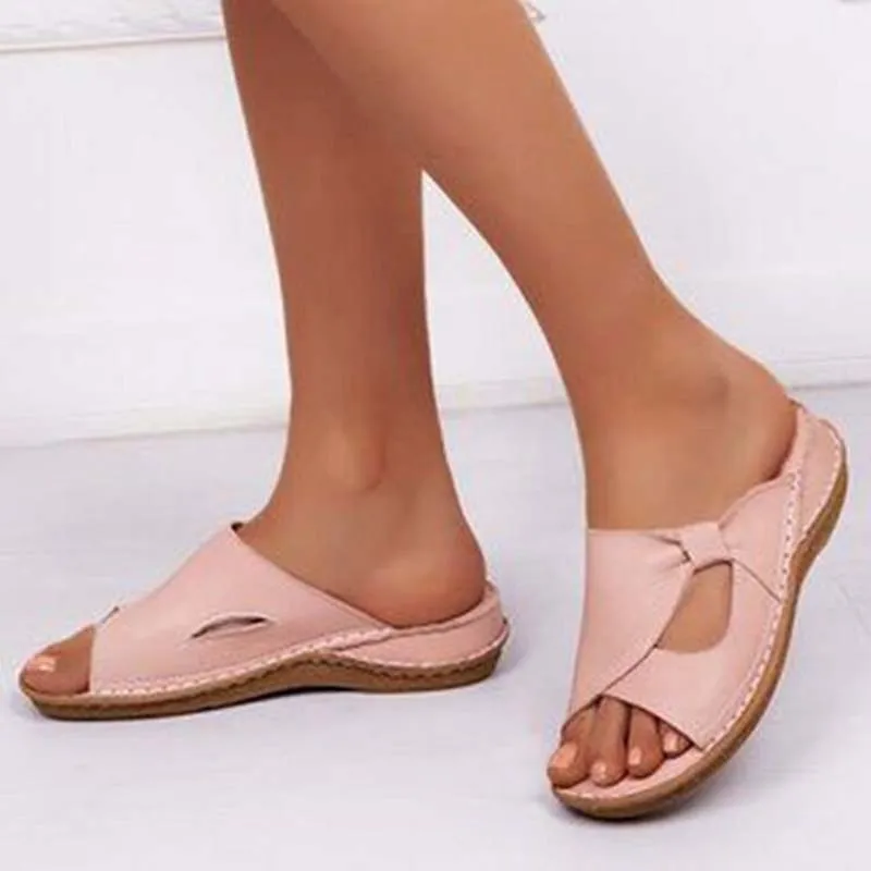 Feminine and lightweight sandals