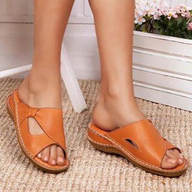 Feminine and lightweight sandals
