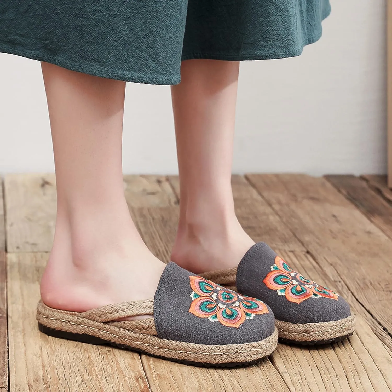 Hee grand Women's Embroidered Espadrilles Slip On Mule Slippers Ethnic Style Cotton and Linen Flats Retro Chinese Style