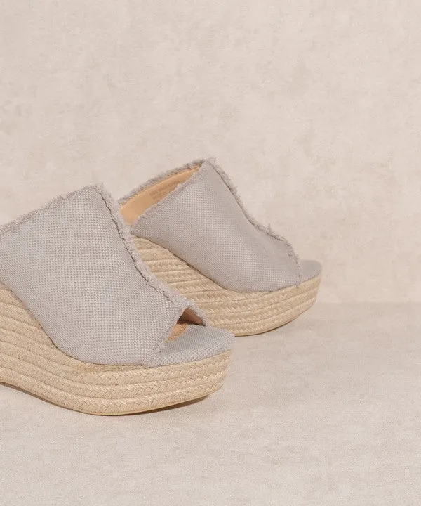 OASIS SOCIETY Bliss Distressed Linen Wedge