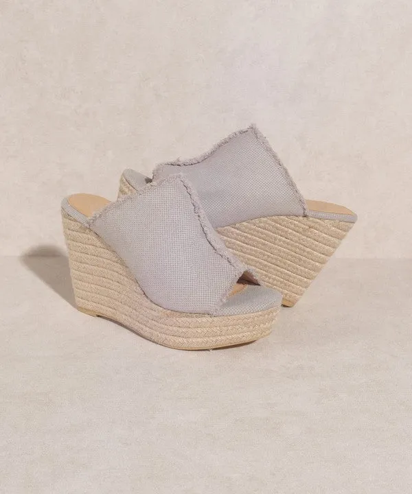 OASIS SOCIETY Bliss Distressed Linen Wedge
