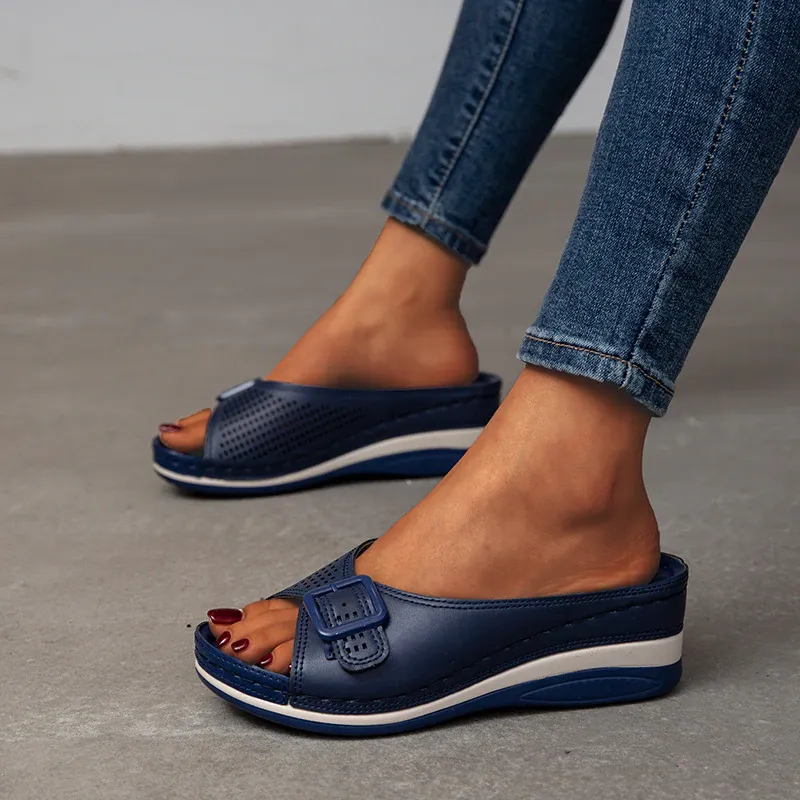 Women Closed Toe Flat Casual Beach Slippers