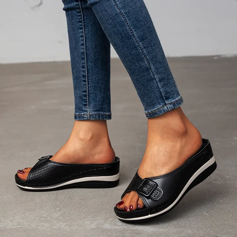 Women Closed Toe Flat Casual Beach Slippers